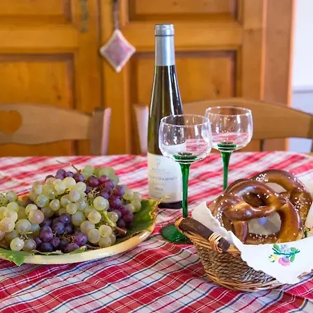 Semesterbostad Maison Cosy A + Parking *